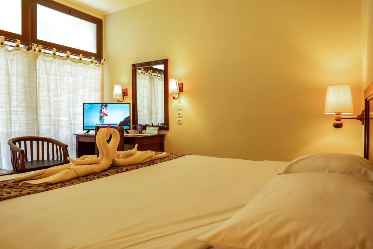 Besakih Beach Hotel Sanur Exterior foto