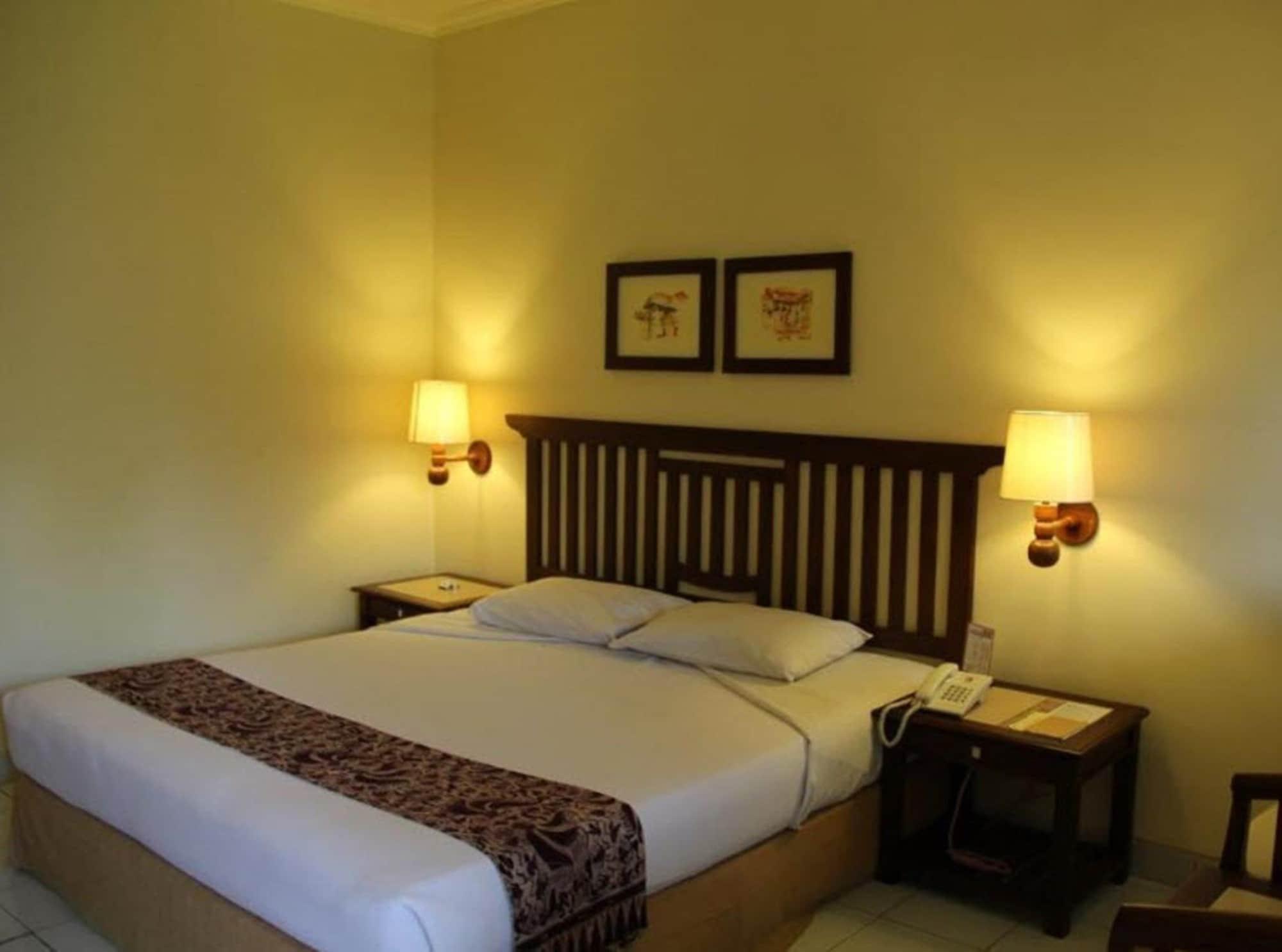 Besakih Beach Hotel Sanur Exterior foto