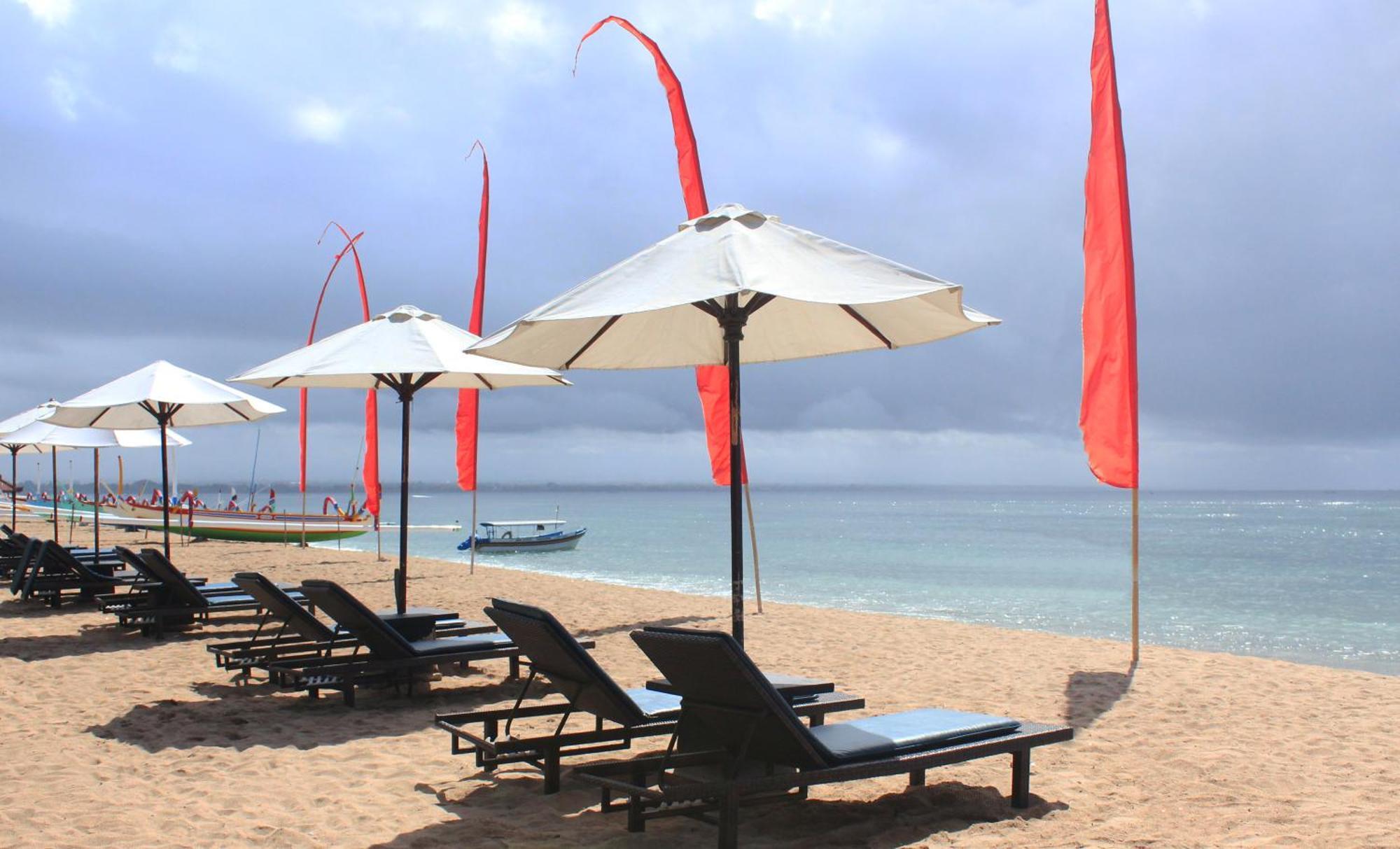Besakih Beach Hotel Sanur Exterior foto