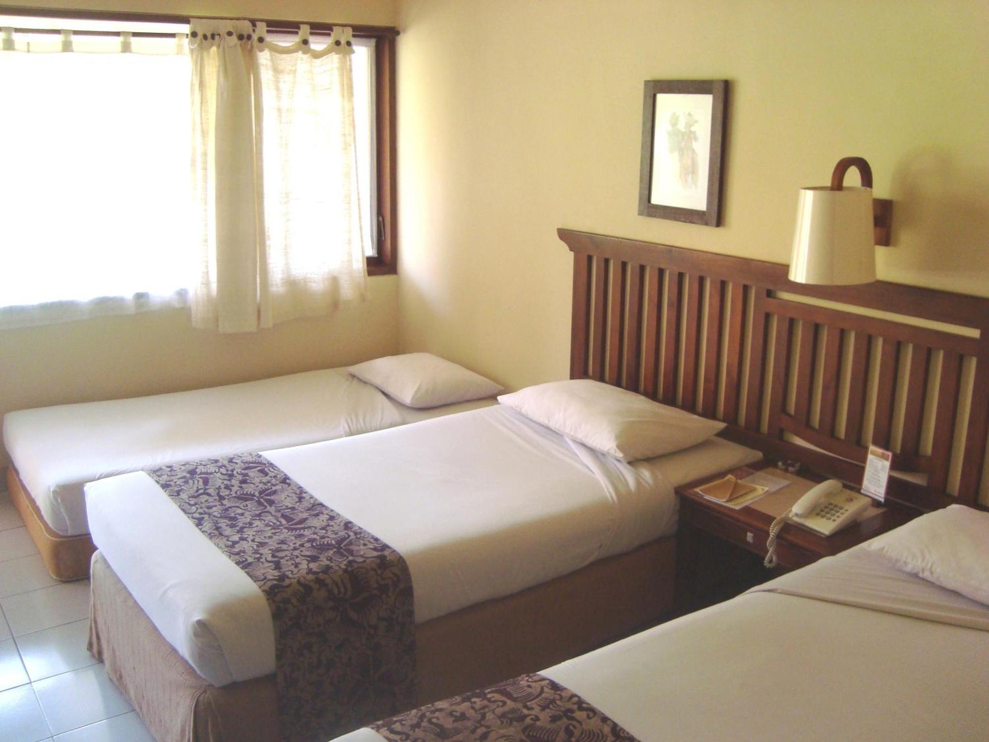 Besakih Beach Hotel Sanur Quarto foto