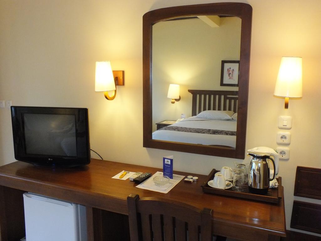 Besakih Beach Hotel Sanur Exterior foto