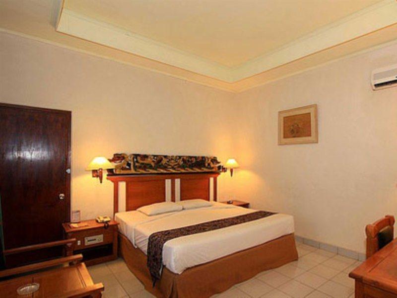 Besakih Beach Hotel Sanur Exterior foto