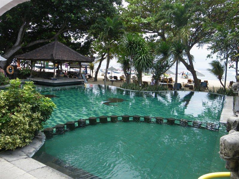 Besakih Beach Hotel Sanur Exterior foto