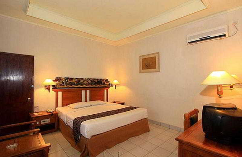 Besakih Beach Hotel Sanur Exterior foto