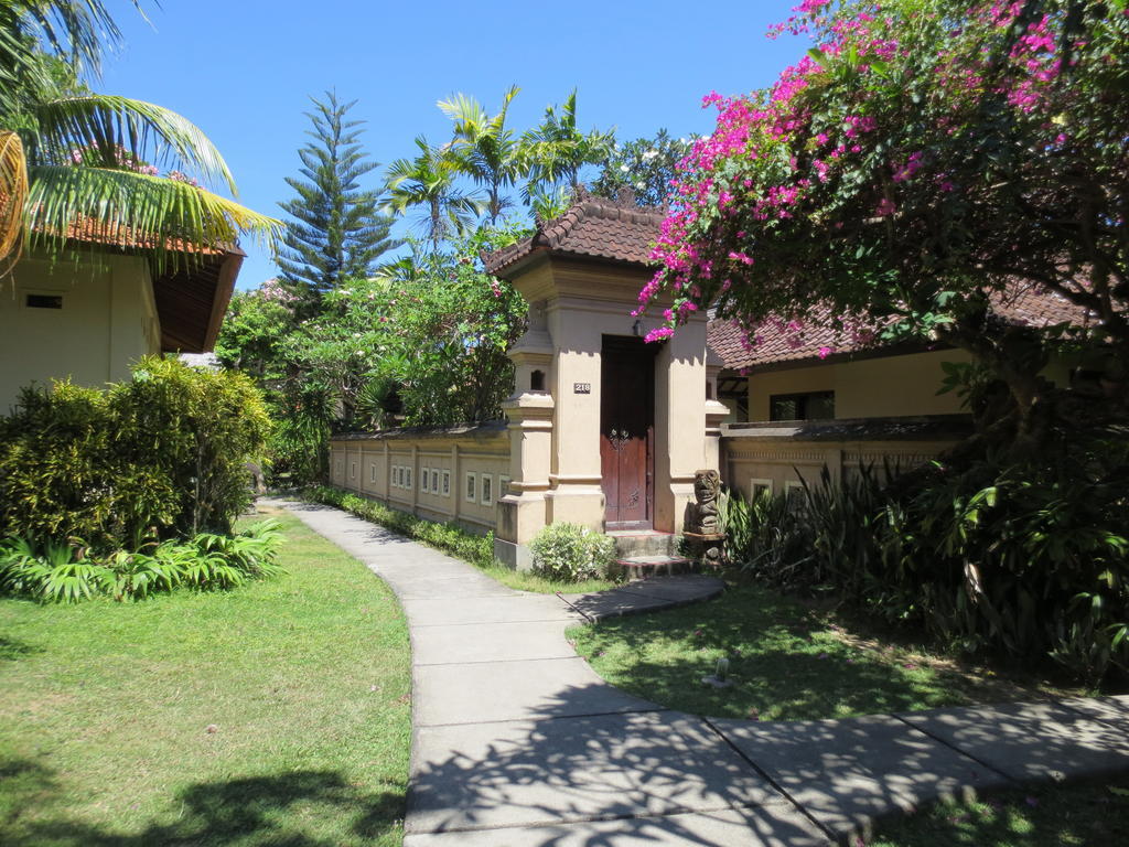 Besakih Beach Hotel Sanur Exterior foto