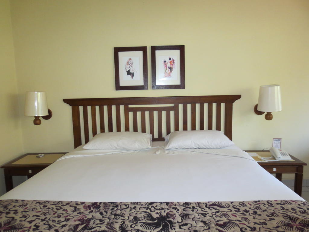 Besakih Beach Hotel Sanur Exterior foto