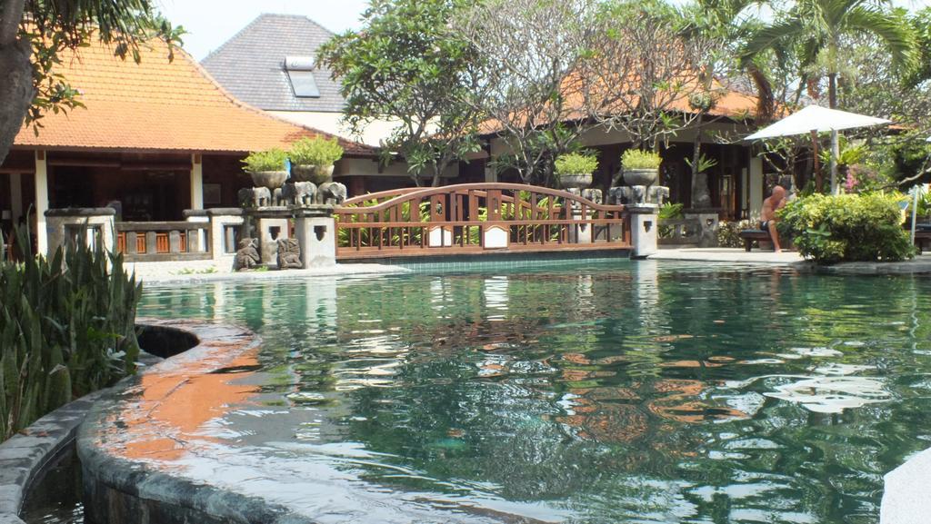 Besakih Beach Hotel Sanur Exterior foto